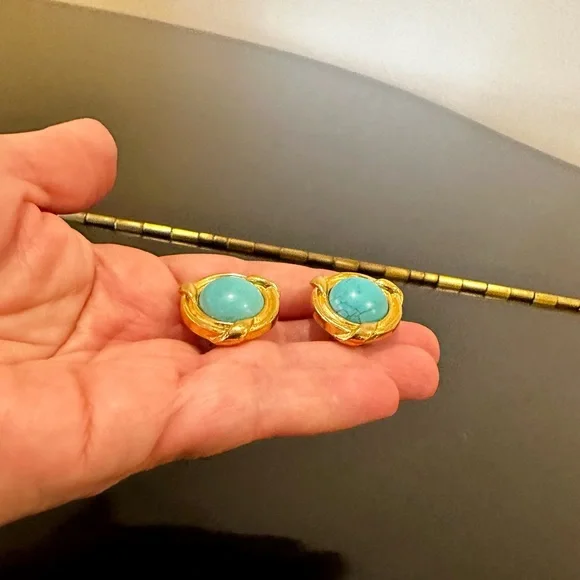 CHANEL 90’s VINTAGE RETRO ICONIC COUTURE LUXURY AUTHENTIC RUNWAY RARE EARRINGS - Picture 7 of 17